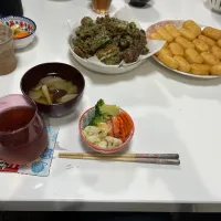 晩御飯☆芋もち☆磯辺揚げ☆温野菜のバーニャカウダソース☆大根とミックスキノコのスープ|Saharaさん