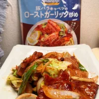 野菜たっぷ！豚バラと新玉ねぎとキャベツのローストガーリック炒め🐖♡|🇯🇵ともこちゃん。さん