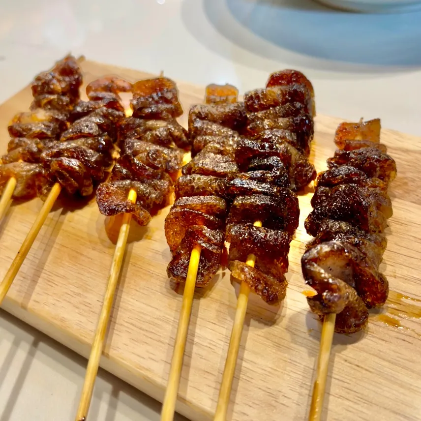 にゃんぺこさんの料理 おうち居酒屋🏮鶏皮串になりたかったけどホルモン串に転生したこんにゃく|ぎんさん