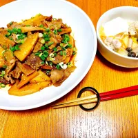 今日から4月🌸

なのに、今夜のメニューは冬に戻って
鍋🍲😆
豚肉とたけのこの甘辛炒め

鶏白湯鍋は煮立ってきたら
つみれ投入♪♪|naoさん