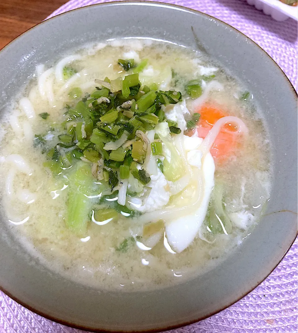 残業メシ！カブと月見の味噌煮込みうどん🥢|keitanさん