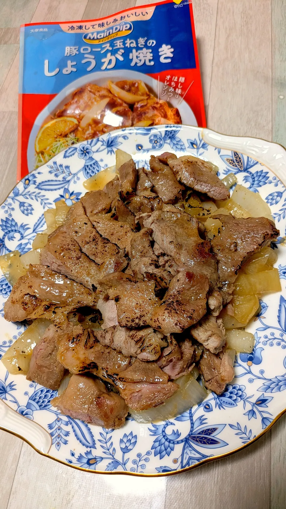 新たまタップリ💞生姜香る豚肩トンテキ|ひとみんΨ(*´∀｀)Ψさん