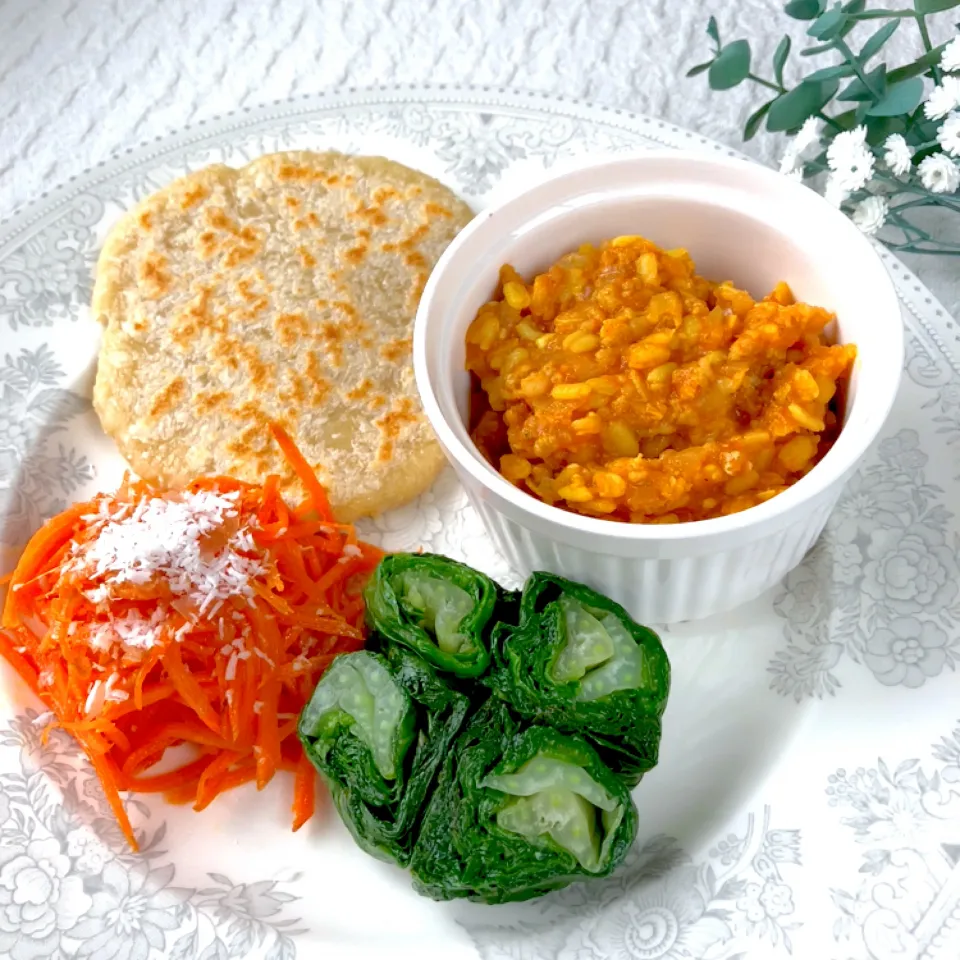 ムング豆と鶏ひき肉のカレー & 🥥ココナッツ入りロティ|紅茶とお菓子と時々ごはんさん