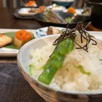 4/2 アスパラの炊き込みご飯＆冷蔵庫整理お惣菜盛り合わせ💗|あーるさん