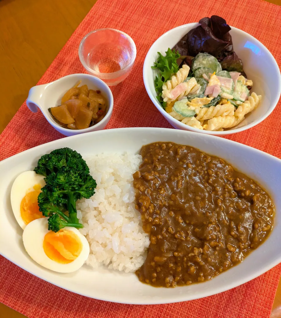 ☆カレーライス　☆サラダ　☆福神漬　☆りんご黒酢|chikakoさん