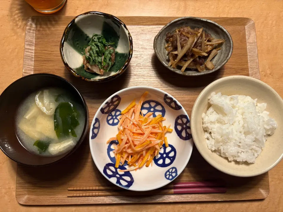 カラムーチョ人参和え、牛肉とゴボウのきんぴら、鯖の煮付け、味噌汁|ゆき☕✨さん