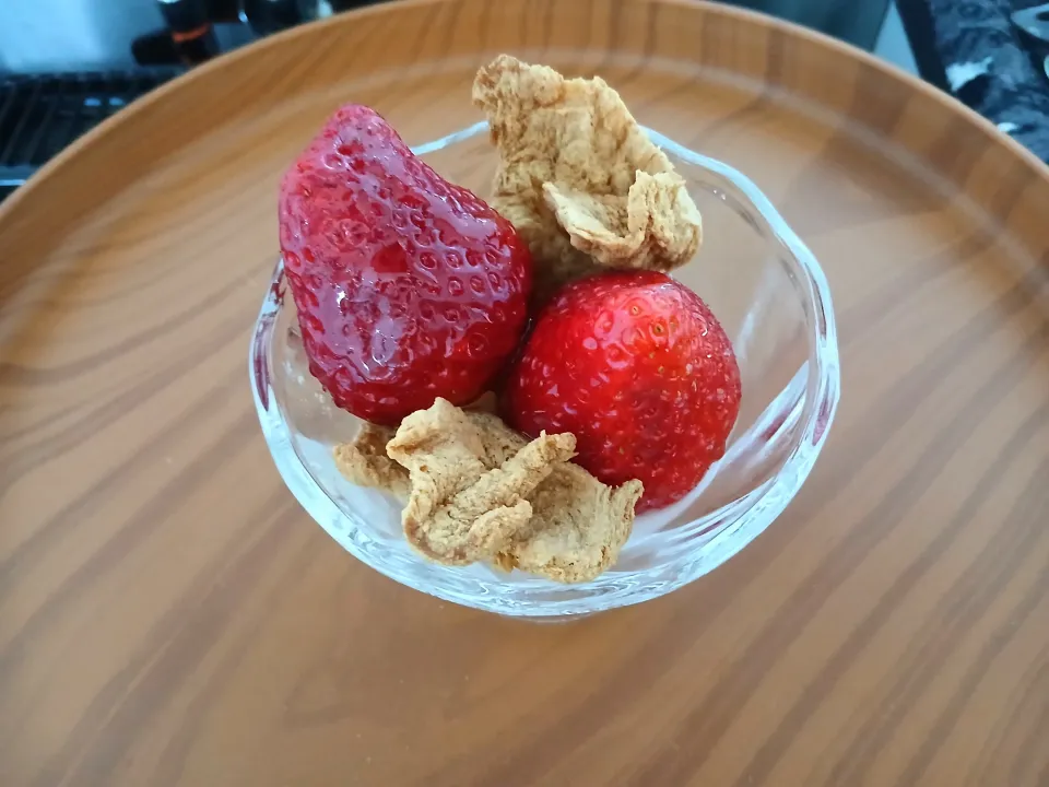 大豆のお肉で簡単苺スイーツ( *´艸)|ぽんすけさん