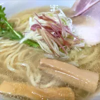 【4/7までの催事出展from
静岡県伊豆の国市】 
おとなのらーめん 一匹の鯨
看板の潮生姜R30らーめん
@新宿高島屋 バナナマンの 
せっかくグルメ！！博覧会
26088
〈醤45塩18噌󠄀5タ2出7F4冷0チ2混2つ1担1沖1〉