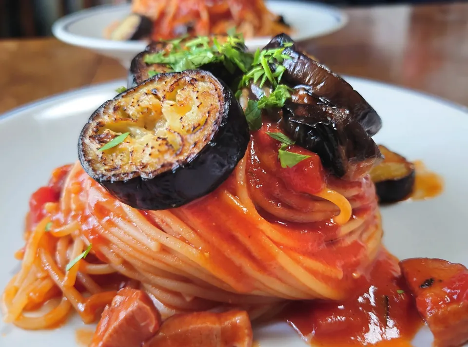 Spaghetti con anatra e melanzane al pomodoro|kazaneさん