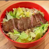 ステーキサラダボウル| 愛さん