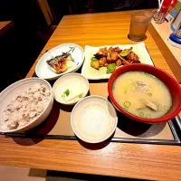 ひとり寂しく晩御飯|ゆっきーさん