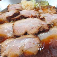 【北大塚ラーメンの2号店】 
王子金麦ラーメン 
チャーシュー麺 (1,050円) 
＋ニンニクW (50円) 
＠王子2分 
(JR十条駅から徒歩18分)
26089
〈醤46塩18噌󠄀5タ2出7F4冷0チ2混2つ1担1沖1〉