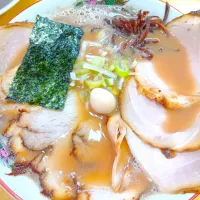 関東最強の特濃豚骨ラーメン「うまいヨ　ゆうちゃんラーメン」①チャーシューラーメン大盛り