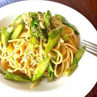アスパラでアンチョビも効かせてレモンオイルパスタ|あつしさん
