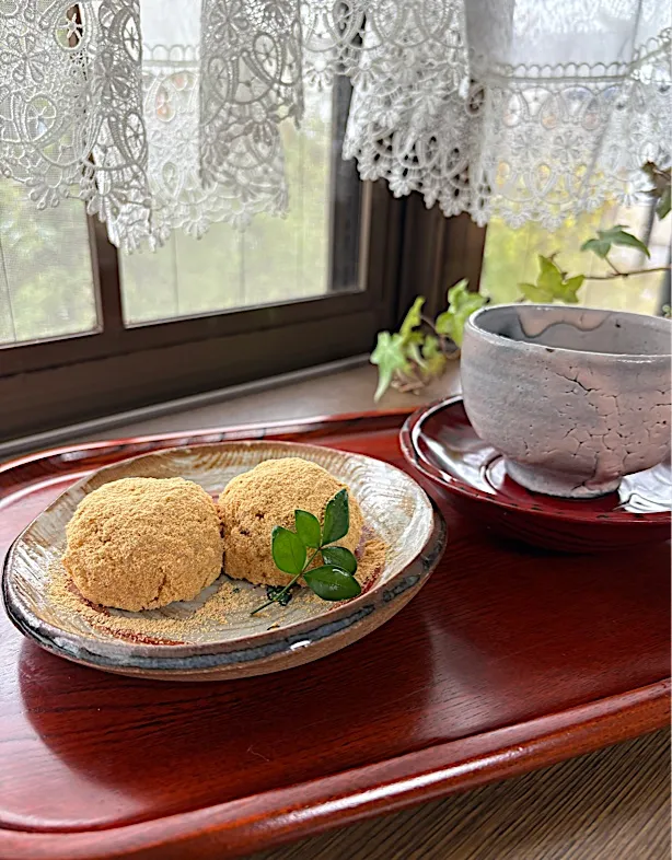 とんちんさんの料理 お彼岸にぼた餅　　　粒あん入りきな粉|sakurakoさん