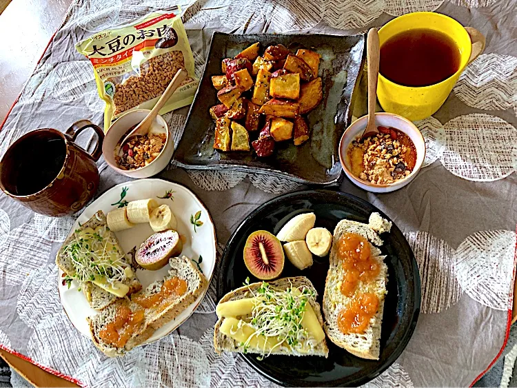 大豆のお肉乾燥ミンチを豆乳グルトにトッピングにハマってます🩷さくさくグラノーラ風です|さくたえさん