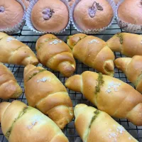 R8.4.4 校区の朝市用のパン達|みほままこさん