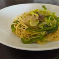 香ばし醤油と野菜のオイルパスタ