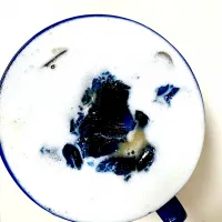 Tea Latte with Butterfly Pea flower Jelly|gonbenさん