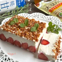 大豆のお肉クランブルの甘酒レアチーズケーキ　いちご🍓|ゆーこどんさん