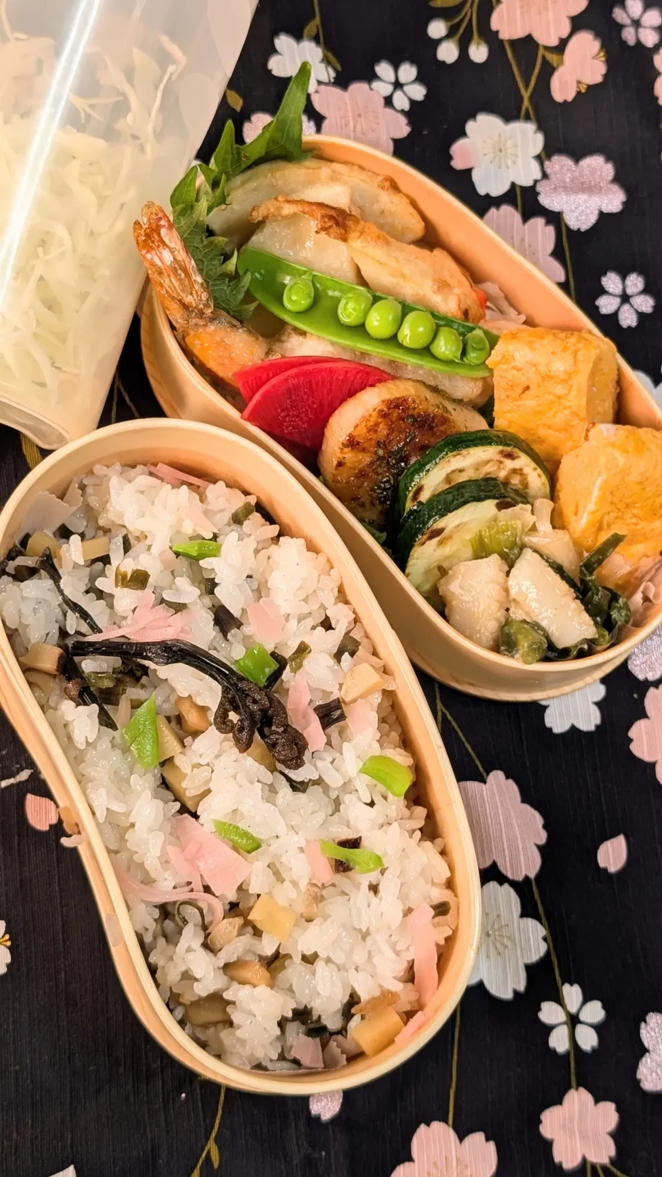 本日のお弁当〜春爛漫お花見弁当|f.1125beさん