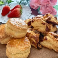 イングリッシュスコーンと苺のスコーン🍓