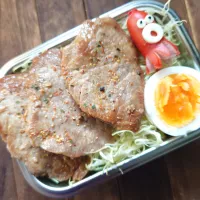 漢の…自分用🍱豚ヒレステーキ丼弁当| ᵏᵒᵘさん