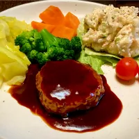 今宵は アレコレ野菜を添えて                                      「ハンバーグ」| mottoさん