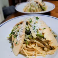 Spaghetti aglio, olio e peperoncino con takenoko e   nanohana
