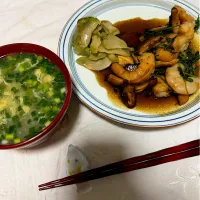 海老と豆苗のオイスターソース炒め　　　　　　　白搾菜　　　　　　　　　　　　　　　　　　　　　　　　　玉子スープ|KimaLABOさん