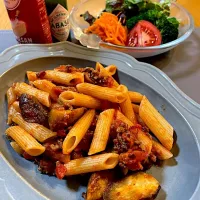 茄子とひき肉のペンネアラビアータ