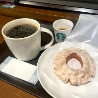 バニラ オールドファッションドーナツ w/ ブリュードコーヒー| T. Wonderさん