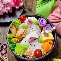 桜ごはんおにぎり弁当|Akiyoෆ¨̮⑅さん