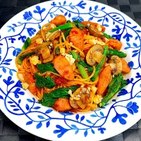 ウインナーと菜の花のトマトパスタ|まめもにおさん