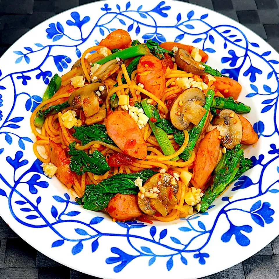 ウインナーと菜の花のトマトパスタ|まめもにおさん
