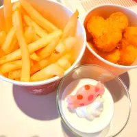 ナゲット、ポテト、フルーツゼリー&ヨーグルトムース|じょうさん
