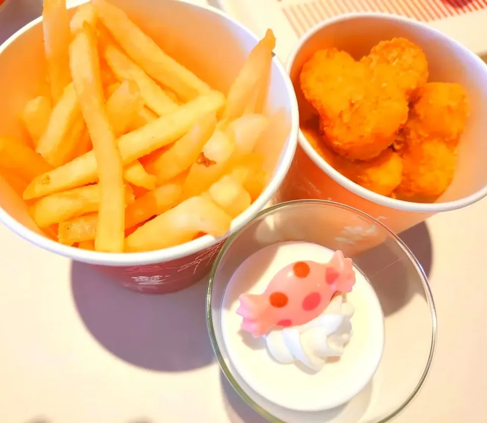 ナゲット、ポテト、フルーツゼリー&ヨーグルトムース|じょうさん