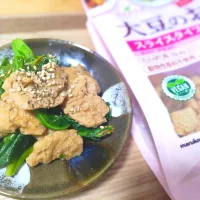 大豆のお肉スライスタイプdeなばなのオイスターソース炒め|まな☆さん