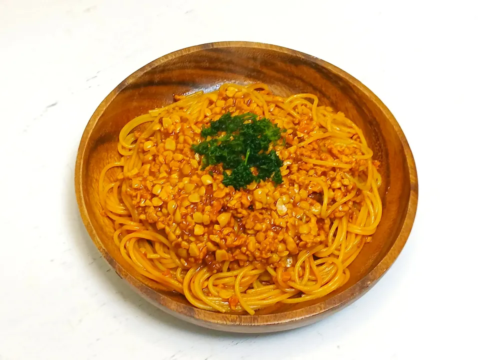 【大豆のお肉でビーガンスパゲッティ🎯】納豆ミートソースのスパゲティ😋|Falco*さん