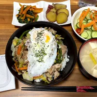 目玉焼きのせ八宝菜丼✨| モモ&ハーブmama🐰🐹🐢🐠🦐❤️さん