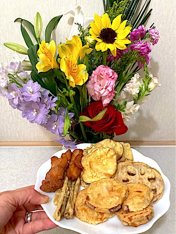 義母の天麩羅盛り合わせ😍|さくたえさん
