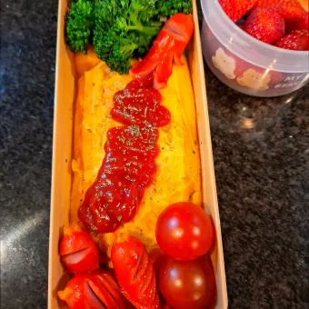 Snapdishの人気料理写真:🍒オムライス弁当