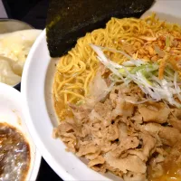 【X限定/7食限定】
【TRYラーメン大賞2025~2026
新店つけ麺部門第5位】 
弐昇 早稲田 
火曜の丸鶏/岩中豚ベースのスープに節/煮干/トンビ/貝を入れて炊いたスープのラーメン
 (カエシ別椀、特龍麺200g、1,100円)
＋キャベツ増し (50円)
＠早稲田8分 
(JR高田馬場駅から徒歩21分)
26|大脇さん