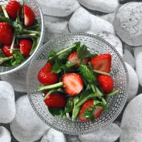 いちごとクレソンのサラダ