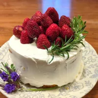 いちごたくさんケーキ🍓|いりごまさん