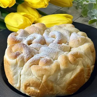 Snapdishの人気料理写真:塩こうじミルクブレッド 🌸