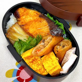 Snapdishの人気料理写真:ぶりの照り焼き弁当