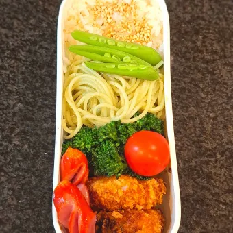 Snapdishの人気料理写真:☔コロッケ弁当