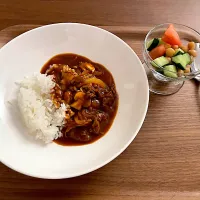 ハッシュドビーフのお夕飯🌛| みーぬさん