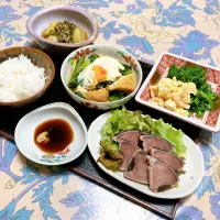grandmaの晩ごはん☆ 今夜は
小松菜の巣篭もり
茄子のポン酢かけ
ブロッコリーの玉子和え
カツオの造り
で頂きます| kaoriさん